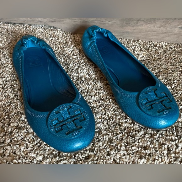 Tory Burch Shoes - Tori Burch Teal Tumbled Leather Reva Flats. Tonal Logo. Size 8.5 M